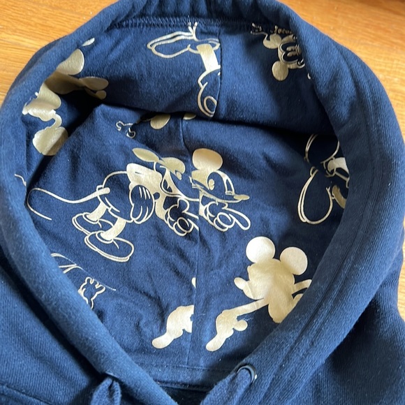 Shanghai disneyland exclusive hoodie size small - Picture 3 of 5